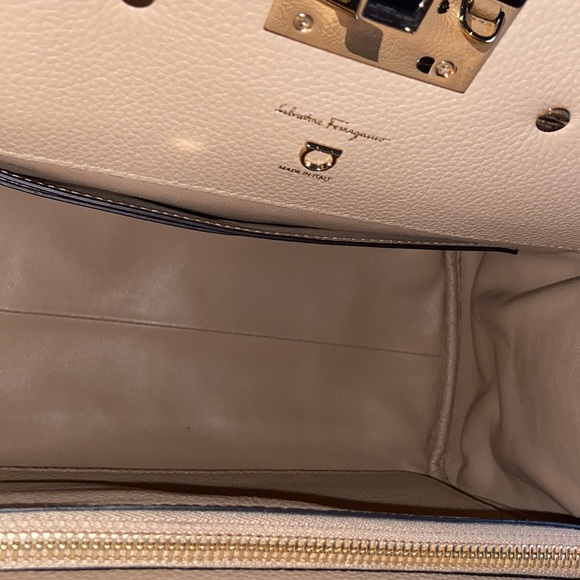 FERRAGAMO The Studio Bag CASHEW Authentic & NWT - Picture 14 of 17